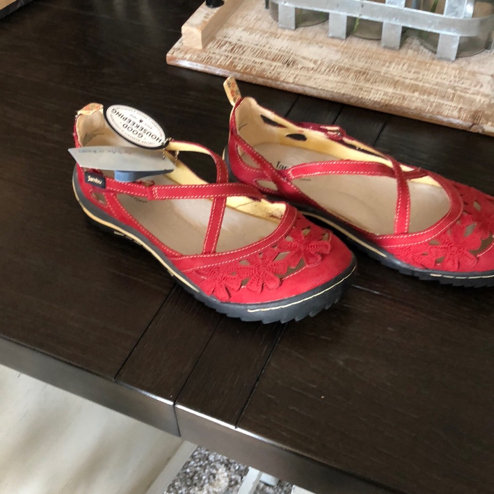 Red cute Jambu shoes!